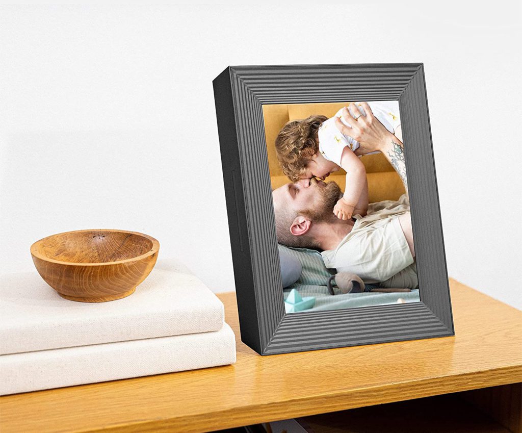 digital picture frame best tech gift for her valentines day