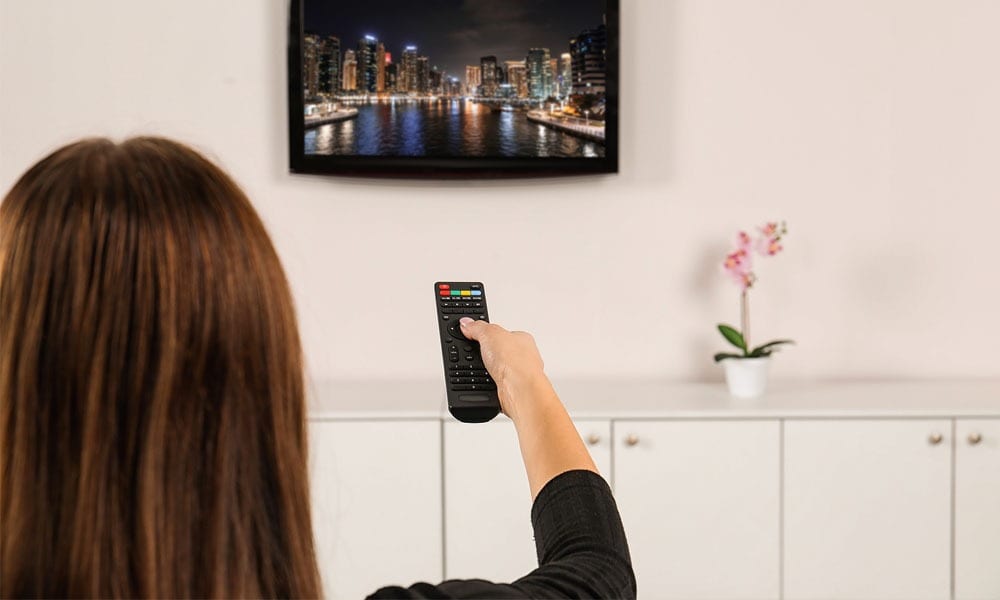 Republik Pekkadillo Lejlighedsvis How High Should a TV Be Mounted? - The Plug - HelloTech