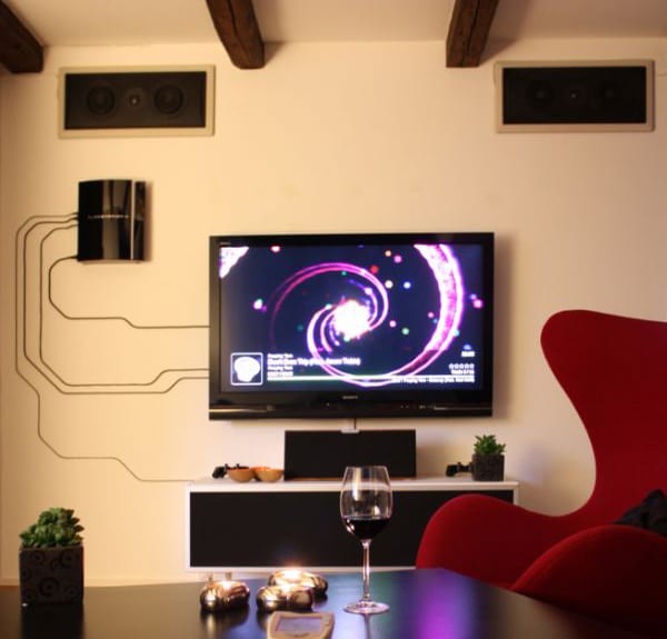 How To Hide Your Tv Wires Without Cutting Into Walls The Plug Hellotech - How To Hide Cable Wires On Wall Mounted Tv